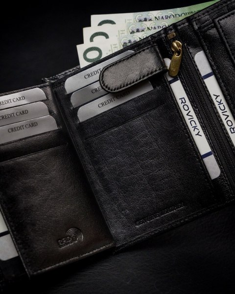 Bogato wyposażony portfel męski z naturalnej skóry licowej RFID - Rovicky Bogato wyposażony portfel męski z naturalnej skóry licowej RFID - Rovicky