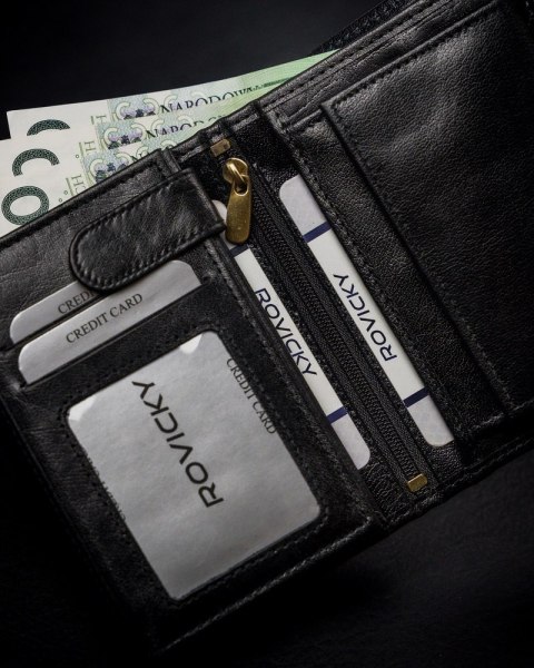 Bogato wyposażony portfel męski z naturalnej skóry licowej RFID - Rovicky Bogato wyposażony portfel męski z naturalnej skóry licowej RFID - Rovicky