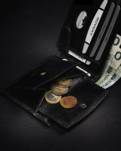 Szeroki, oryginalny portfel męski z naturalnej skóry licowej RFID - Rovicky Szeroki, oryginalny portfel męski z naturalnej skóry licowej RFID - Rovicky