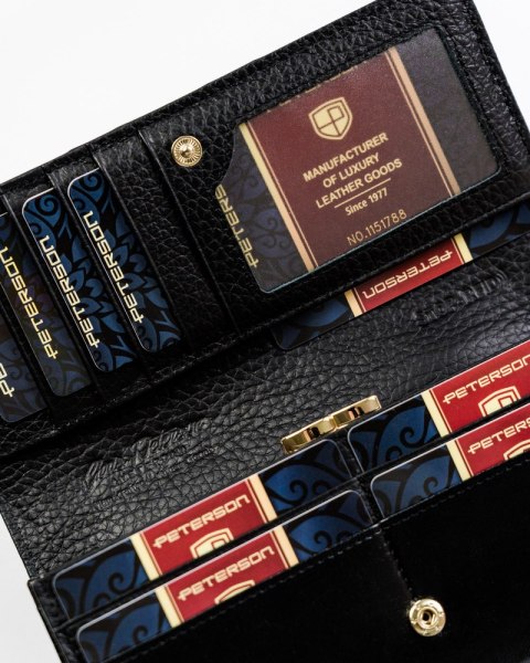 Elegancki portfel damski z wężowym wzorem - Peterson Elegancki portfel damski z wężowym wzorem - Peterson