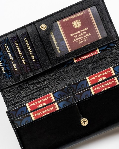 Elegancki portfel z modnym, wężowym wzorem - Peterson Elegancki portfel z modnym, wężowym wzorem - Peterson