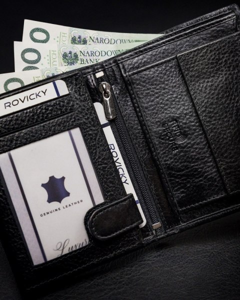 Klasyczny, zapinany portfel męski pionowy z naturalnej skóry z technologią RFID - Rovicky Klasyczny, zapinany portfel męski pionowy z naturalnej skóry z technologią RFID - Rovicky
