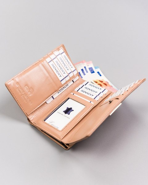 Klasyczny, skórzany portfel damski z ochroną kart RFID Protect — Lorenti Klasyczny, skórzany portfel damski z ochroną kart RFID Protect — Lorenti