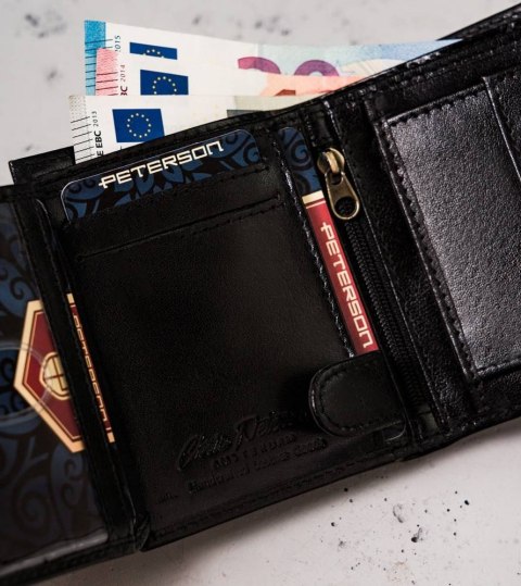 Mały, skórzany portfel męski z systemem RFID — Peterson Mały, skórzany portfel męski z systemem RFID — Peterson