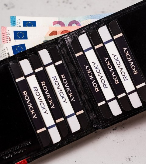 Skórzany portfel męski na karty z ochroną RFID Protect — Rovicky Skórzany portfel męski na karty z ochroną RFID Protect — Rovicky