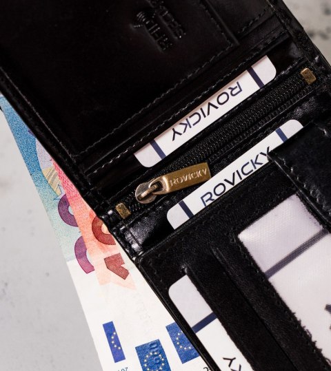 Skórzany portfel męski z ochroną RFID Protect — Rovicky Skórzany portfel męski z ochroną RFID Protect — Rovicky