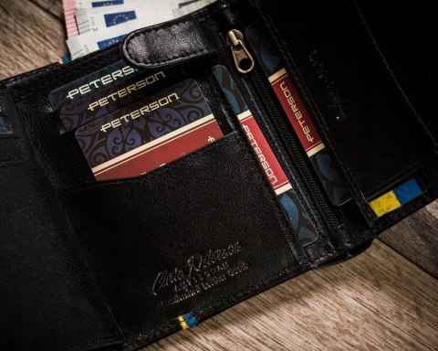 Skórzany portfel męski bez zapięcia z systemem RFID - Peterson Skórzany portfel męski bez zapięcia z systemem RFID - Peterson