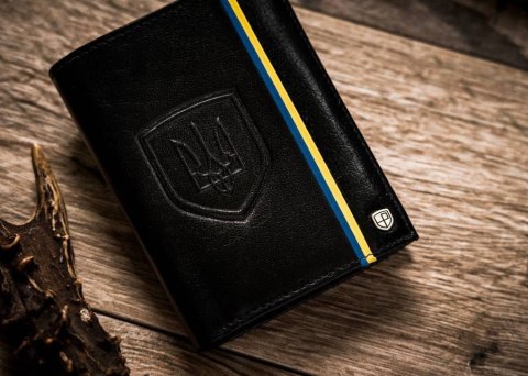 Skórzany portfel męski w orientacji pionowej z systemem RFID - Peterson Skórzany portfel męski w orientacji pionowej z systemem RFID - Peterson