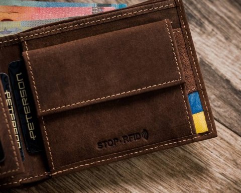 Skórzany portfel męski w orientacji poziomej z systemem RFID - Peterson Skórzany portfel męski w orientacji poziomej z systemem RFID - Peterson