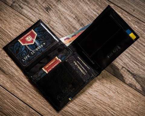 Skórzany portfel męski w orientacji poziomej z systemem RFID - Peterson Skórzany portfel męski w orientacji poziomej z systemem RFID - Peterson