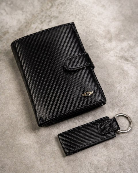 Zestaw prezentowy carbon z portfelem i brelokiem — Peterson Zestaw prezentowy carbon z portfelem i brelokiem — Peterson