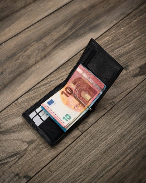 Banknotówka męska z zakładkami na karty - Cavaldi Banknotówka męska z zakładkami na karty - Cavaldi
