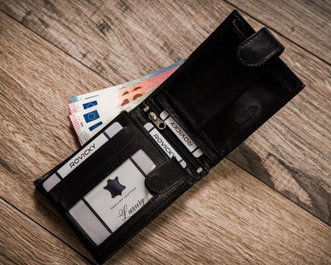 Elegancki portfel męski z systemem antyskimmingowym RFID Protect - Rovicky Elegancki portfel męski z systemem antyskimmingowym RFID Protect - Rovicky