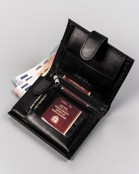 Klasyczny, skórzany portfel męski z zapinką - Peterson Klasyczny, skórzany portfel męski z zapinką - Peterson