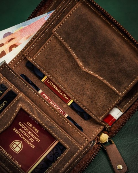 Duży, skórzany portfel męski z systemem RFID - Peterson Duży, skórzany portfel męski z systemem RFID - Peterson