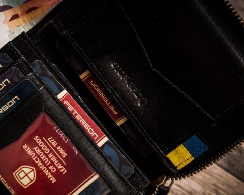 Skórzany portfel męski z godłem i barwami Ukrainy - Peterson Skórzany portfel męski z godłem i barwami Ukrainy - Peterson