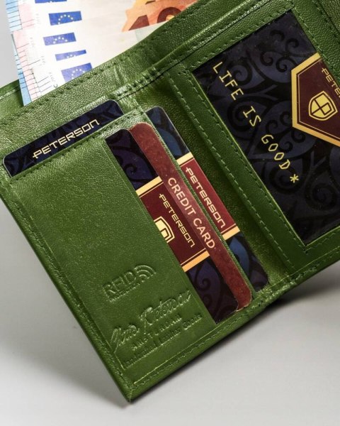 Mały, skórzany portfel damski z systemem RFID - Peterson Mały, skórzany portfel damski z systemem RFID - Peterson