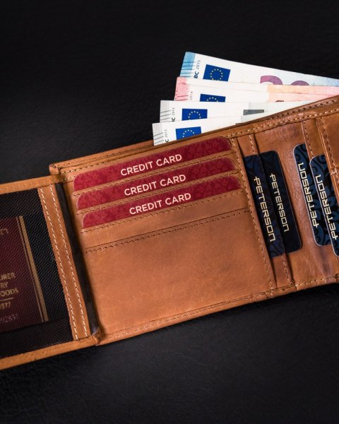 Klasyczny skórzany portfel męski na karty - Peterson Klasyczny skórzany portfel męski na karty - Peterson