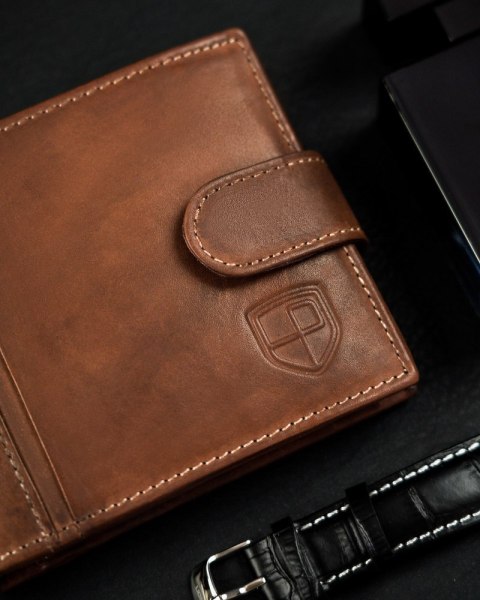 Skórzany portfel męski na karty z zabezpieczeniem RFID Protect - Peterson Skórzany portfel męski na karty z zabezpieczeniem RFID Protect - Peterson