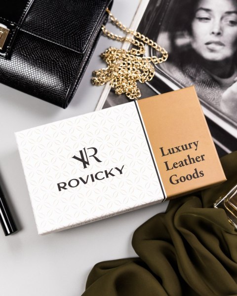 Portfel damski z lakierowanej skóry naturalnej zamykany na zatrzask - Rovicky Portfel damski z lakierowanej skóry naturalnej zamykany na zatrzask - Rovicky