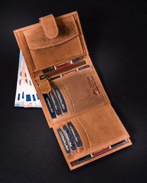 Portfel męski z wysokojakościowej skóry naturalnej z systemem RFID Protect - Peterson Portfel męski z wysokojakościowej skóry naturalnej z systemem RFID Protect - Peterson