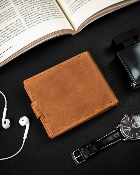 Poziomy portfel męski ze skóry naturalnej, system RFID Protect - Peterson Poziomy portfel męski ze skóry naturalnej, system RFID Protect - Peterson