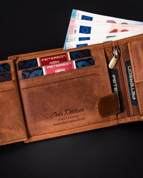 Poziomy portfel męski ze skóry naturalnej, system RFID Protect - Peterson Poziomy portfel męski ze skóry naturalnej, system RFID Protect - Peterson