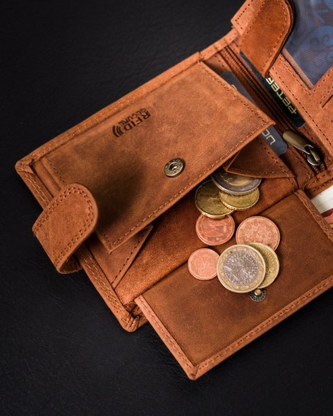 Poziomy portfel męski ze skóry naturalnej, system RFID Protect - Peterson Poziomy portfel męski ze skóry naturalnej, system RFID Protect - Peterson