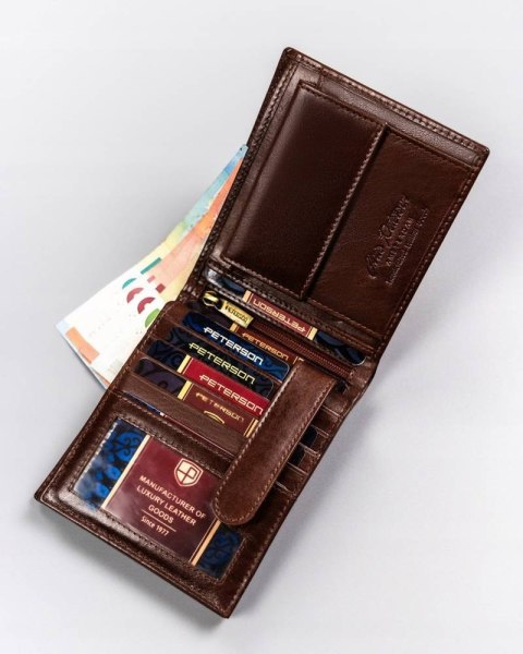 Elegancki portfel męski ze skóry naturalnej - Peterson Elegancki portfel męski ze skóry naturalnej - Peterson