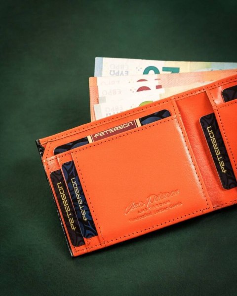 Niewielki, skórzany portfel męski z systemem RFID - Peterson Niewielki, skórzany portfel męski z systemem RFID - Peterson