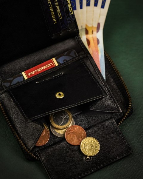Kompaktowy portfel męski na suwak carbon - Peterson Kompaktowy portfel męski na suwak carbon - Peterson