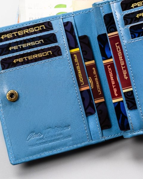 Skórzany portfel damski średnich rozmiarów - Peterson Skórzany portfel damski średnich rozmiarów - Peterson