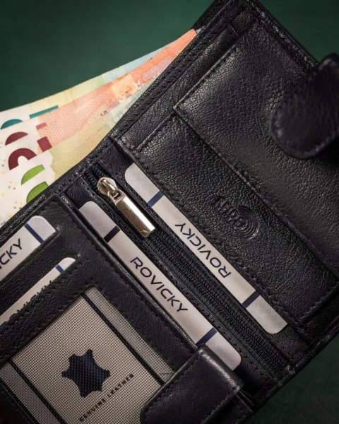Klasyczny, skórzany portfel męski na zatrzask - Rovicky Klasyczny, skórzany portfel męski na zatrzask - Rovicky
