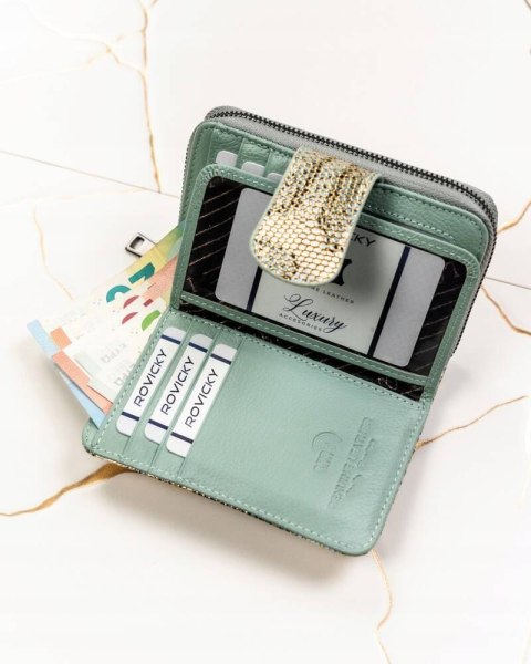 Skórzany portfel damski z systemem RFID Protect, zapinany zatrzaskiem - Lorenti Skórzany portfel damski z systemem RFID Protect, zapinany zatrzaskiem - Lorenti