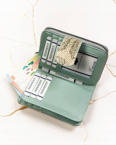 Skórzany portfel damski z systemem RFID Protect, zapinany zatrzaskiem - Lorenti Skórzany portfel damski z systemem RFID Protect, zapinany zatrzaskiem - Lorenti