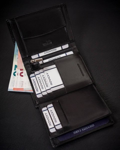 Skórzany portfel męski wyposażony w system RFID - Rovicky Skórzany portfel męski wyposażony w system RFID - Rovicky