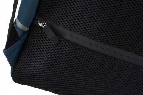 Solidny plecak miejski z materiału syntetycznego z etui w zestawie - Peterson Solidny plecak miejski z materiału syntetycznego z etui w zestawie - Peterson