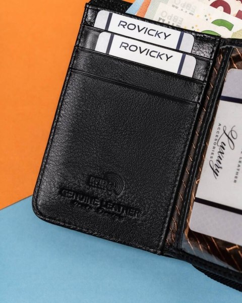 Klasyczny, elegancki portfel damski na zatrzask i suwak - Lorenti Klasyczny, elegancki portfel damski na zatrzask i suwak - Lorenti