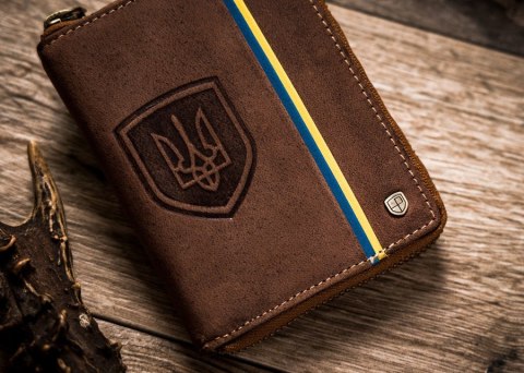 Skórzany portfel męski z godłem i barwami Ukrainy - Peterson Skórzany portfel męski z godłem i barwami Ukrainy - Peterson