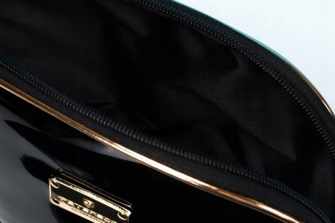Elegancka kosmetyczka damska z wodoodpornego materiału w czarnym kolorze - Peterson Elegancka kosmetyczka damska z wodoodpornego materiału w czarnym kolorze - Peterson