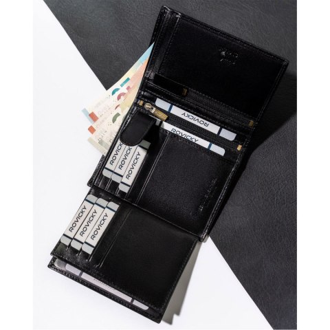 Czarny portfel męski ze skóry naturalnej wyposażony w system RFID - Rovicky Czarny portfel męski ze skóry naturalnej wyposażony w system RFID - Rovicky