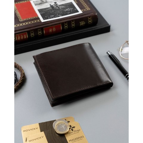 Elegancki, skórzany portfel męski w kolorze brązowym z systemem RFID - Rovicky Elegancki, skórzany portfel męski w kolorze brązowym z systemem RFID - Rovicky