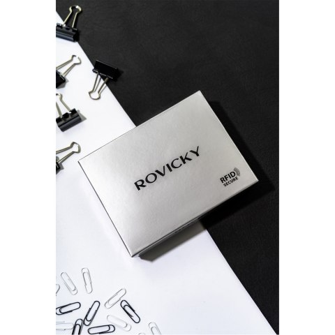 Skórzany, czarny portfel męski z zapięciem i systemem RFID - Rovicky Skórzany, czarny portfel męski z zapięciem i systemem RFID - Rovicky