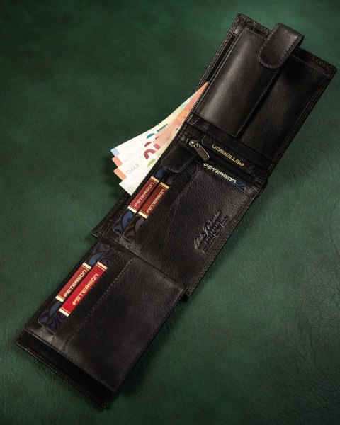 Zapinany portfel męski z systemem RFID Protect - Peterson Zapinany portfel męski z systemem RFID Protect - Peterson