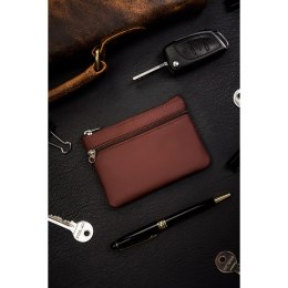 Etui na klucze w brązowym kolorze wykonane ze skóry naturalnej zamykane suwakiem