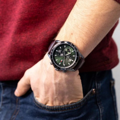 ZEGAREK MĘSKI TOMMY HILFIGER 1792017 Miles (zf113b) + BOX ZEGAREK MĘSKI TOMMY HILFIGER 1792017 Miles (zf113b) + BOX