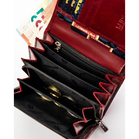 Elegancki i kompaktowy portfel damski w czerwonym kolorze wykonany ze skóry naturalnej - Peterson Elegancki i kompaktowy portfel damski w czerwonym kolorze wykonany ze skóry naturalnej - Peterson