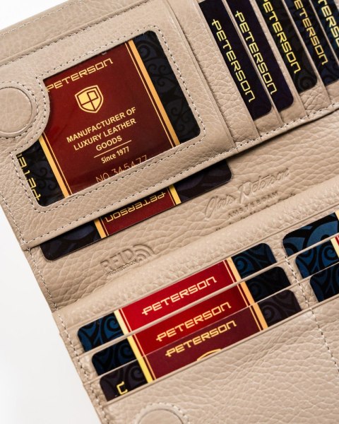 Duży, pionowy portfel damski na magnes i zamek - Peterson Duży, pionowy portfel damski na magnes i zamek - Peterson