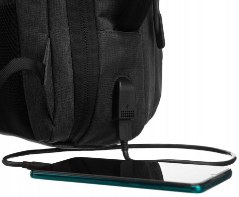 Plecak podróżny z miejscem na laptopa i portem USB - Peterson Plecak podróżny z miejscem na laptopa i portem USB - Peterson
