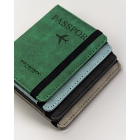 Błękitne etui na paszport wykonane ze skóry ekologicznej zamykane gumką - Peterson Błękitne etui na paszport wykonane ze skóry ekologicznej zamykane gumką - Peterson